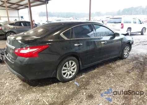 2016 Nissan Altima 2.5 S z USA, uszkodzony, nr VIN 1N4AL3AP0GN373888